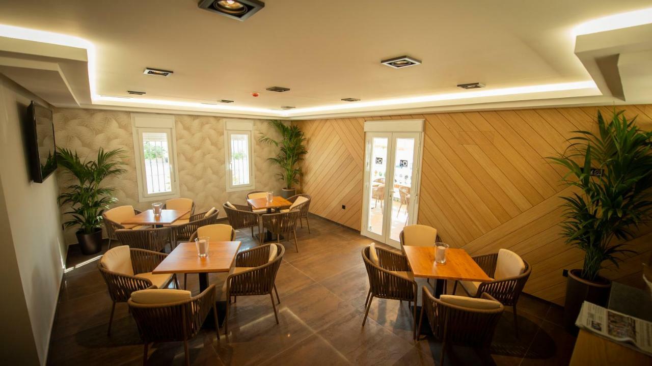 Hotel Diufain Коніль-де-ла-Фронтера Екстер'єр фото