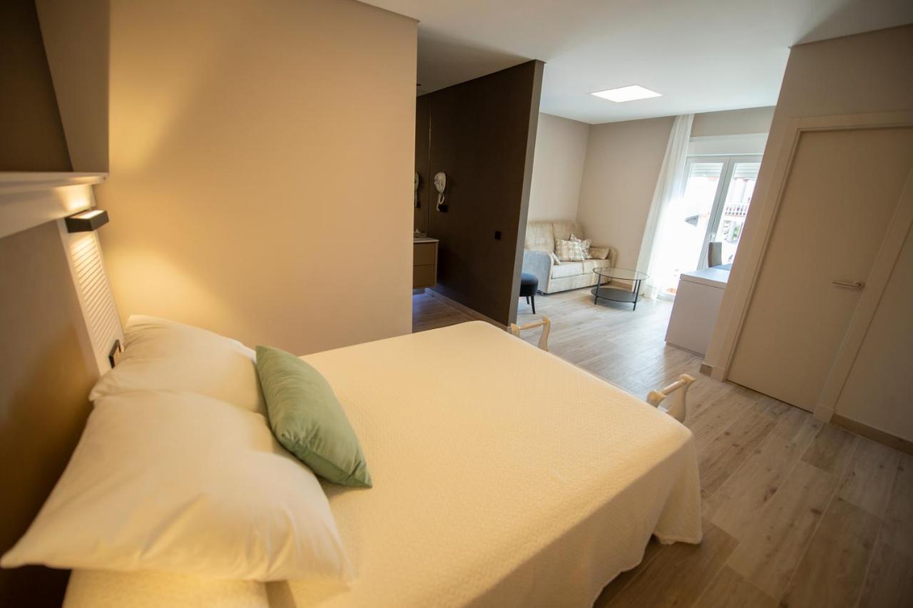 Hotel Diufain Коніль-де-ла-Фронтера Екстер'єр фото